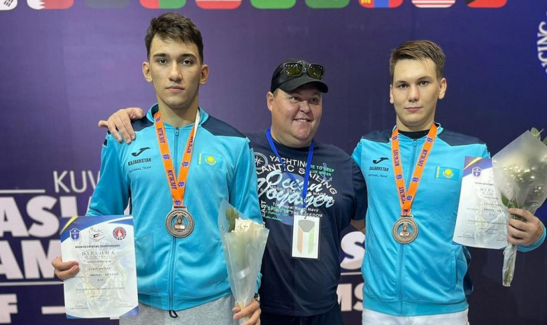 Казахстанские шпажисты завоевали бронзовые медали Чемпионата Азии