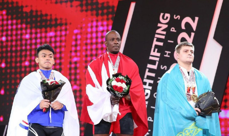 Тяжелоатлет Артем Антропов выиграл медаль чемпионата Азии
