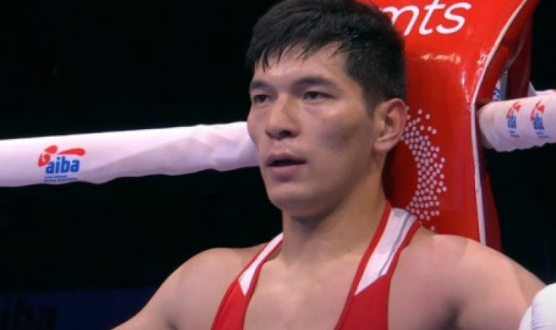 Нурбек Оралбай одержал победу над соперником из Таиланда и вышел в полуфинал ЧА-2022 по боксу 