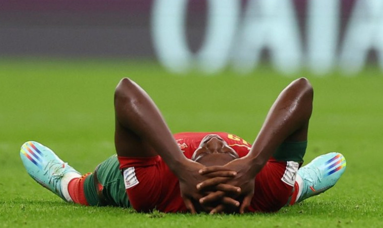Португалец Нуну Мендеш получил травму в матче против команды Уругвая