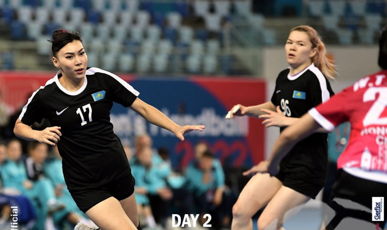Женская сборная Казахстана одержала первую победу на чемпионате Азии по гандболу