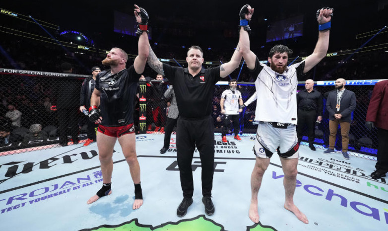 Бой Анкалаева и Блаховича за титул чемпиона UFC завершился ничьей