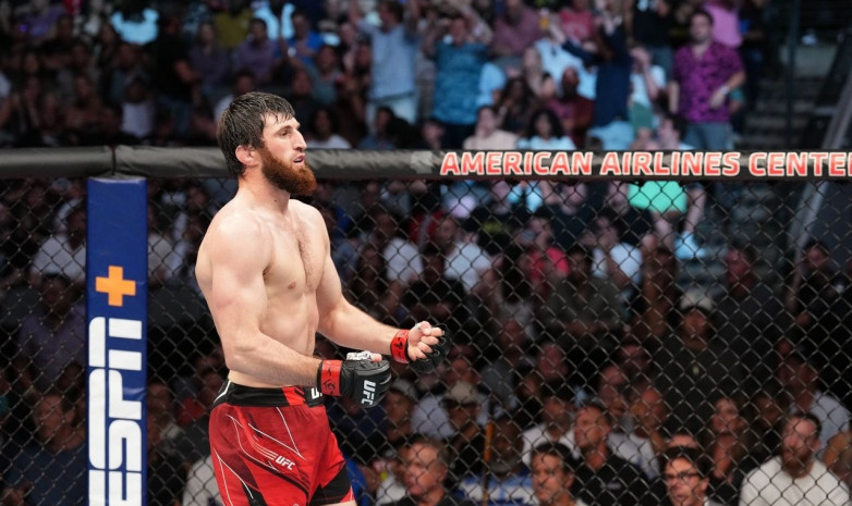 Анкалаев оказался тяжелее Блаховича перед титульным боем UFC