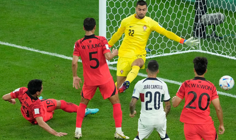 Южная Корея обыграла Португалию, забив победный гол на 91-й минуте и вышла в плей-офф ЧМ