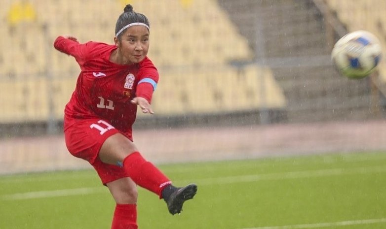 Лучший игрок женского футбола Кыргызстана продолжит карьеру в Узбекистане