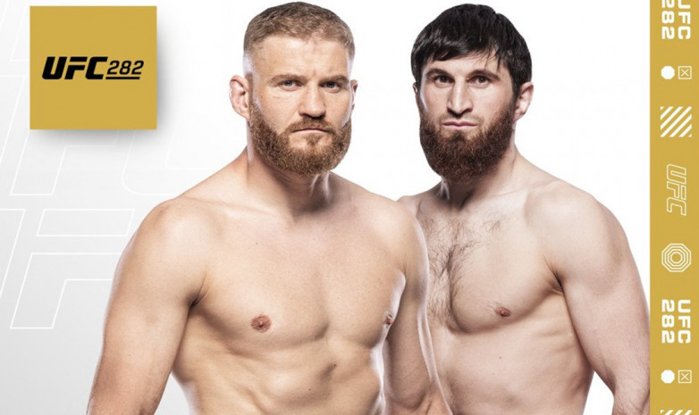 Анкалаев и Блахович провели дуэль взглядов перед чемпионским боем в UFC. ВИДЕО