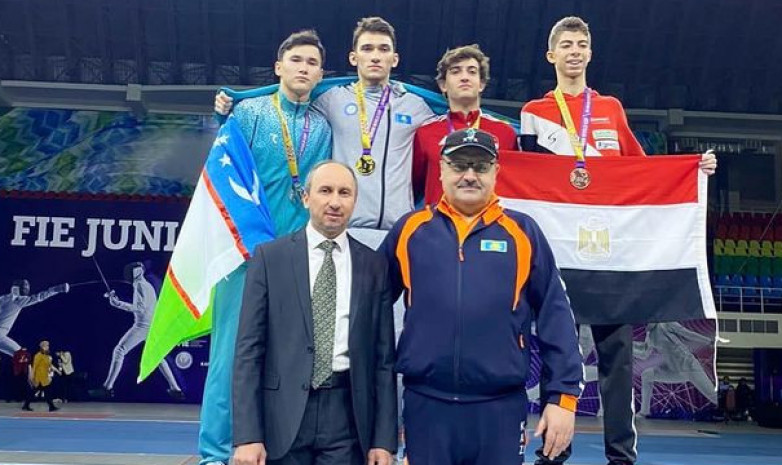 Казахстанский шпажист завоевал «золото» на Кубке мира по фехтованию среди юниоров 