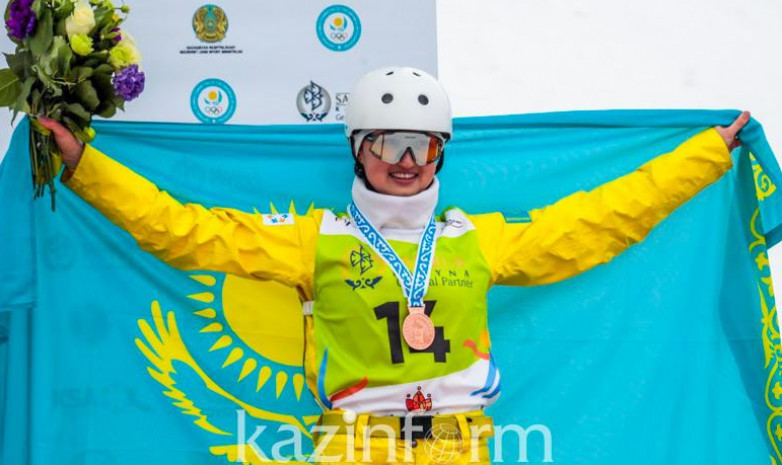 Жанбота Алдабергенова стала третьей на этапе Кубка мира по лыжной акробатике