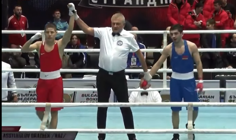 Видео боев казахстанцев в полуфиналах малого чемпионата мира по боксу