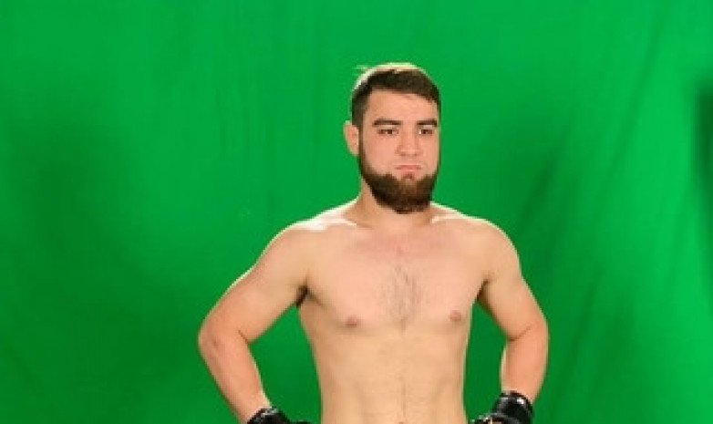 Казахстанский боец Самандар Рузматов одержал уверенную победу на турнире Naiza 49