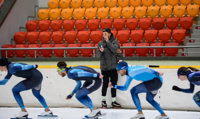 Казахстанские конькобежцы заняли 9-е место в  командном спринте в дивизиона А на ЭКМ в Польше