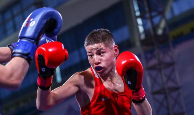 Казахстанский боксер победил армянина и вышел в финал малого чемпионата мира по боксу