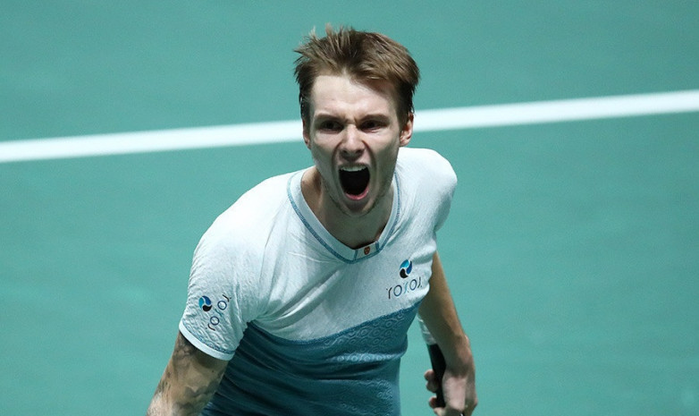 Александр Бублик вышел в четвертьфинал турнира в Монпелье