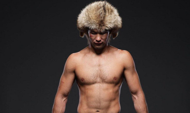 Непобежденный казахстанец совершил рывок в рейтинге UFC