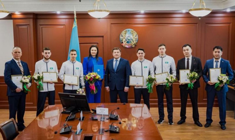 Министр Президенттің қазақстандық гимнастарға құттықтау хатын табыстады
