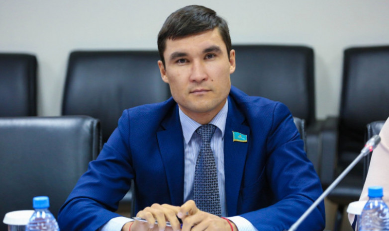 Олимпийский чемпион объяснил преимущества узбекистанских боксеров над казахстанскими