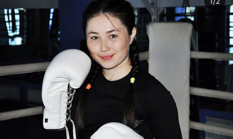 Фото. Красивая казахстанская боксерша показала свою тренировку перед следующим боем в одном вечере с Фирузой Шариповой