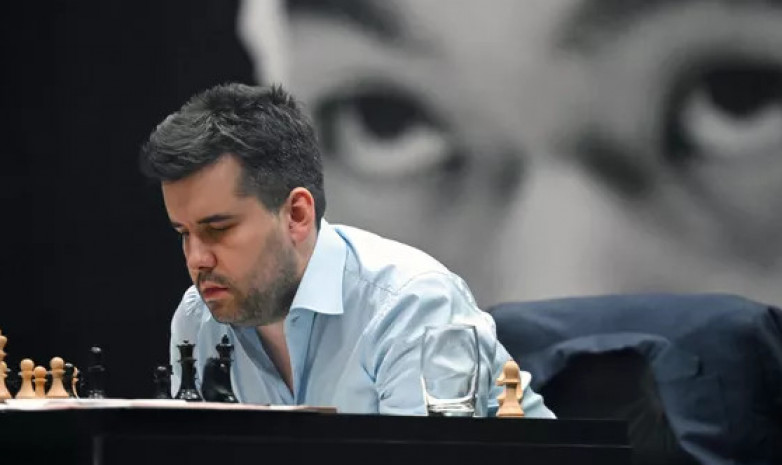 Ян Непомнящий победил Лижэня в пятой партии матча за шахматную корону в Астане 