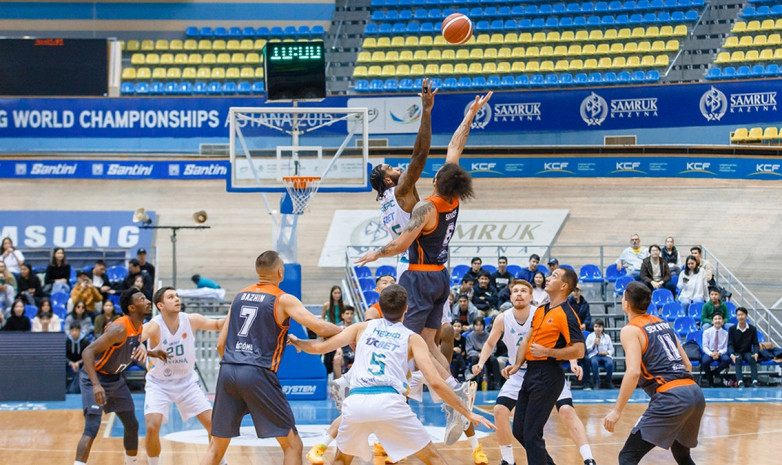 «Астана» и «Барсы Атырау» победили в первых матчах 1/2 финала чемпионата Казахстана по баскетболу