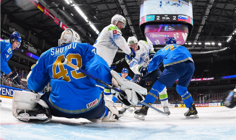 «Мы были немного наивны». Хоккеист сборной Словении – о поражении от Казахстана в матче чемпионата мира по хоккею