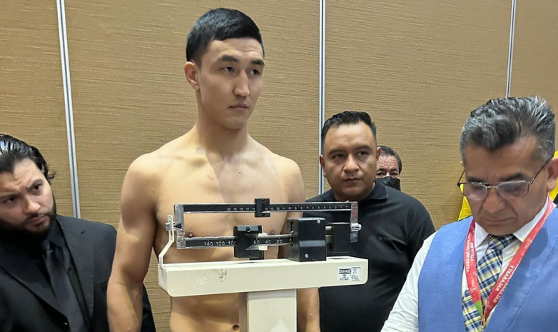 Казахстанские боксеры взвесились перед боями в андеркарде «Канело»
