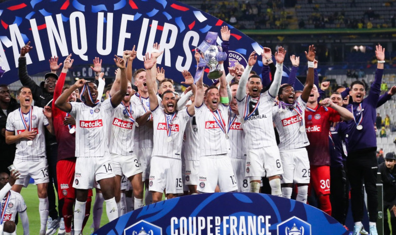 «Тулуза»‎ впервые с 1957 года выиграла Кубок Франции, устроив погром в финале с 6 голами