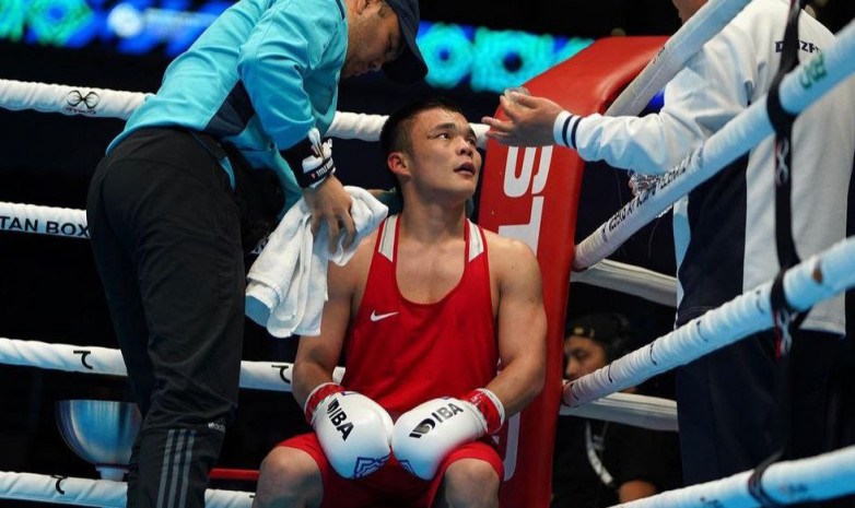 «Даже судьям его не остановить». В КФБ поддержали казахстанского боксера после спорного поражения на ЧМ-2023