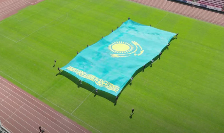 Видео. Самый большой флаг Казахстана развернули в Финляндии