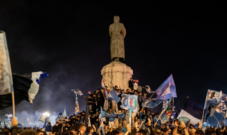 Неапольде «Наполидің» чемпиондығын тойлау кезінде атыс болып, бір адам қаза тапты