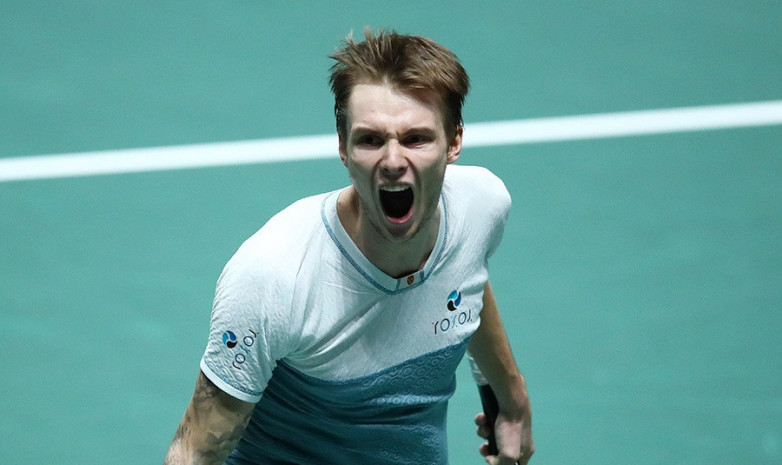 Лучший теннисист Казахстана пробился во второй раунд турнира в Галле