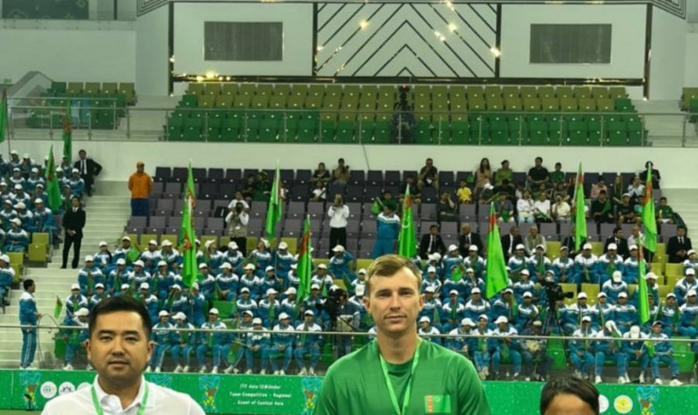 Теннисисты из Кыргызстана выступают на чемпионате Центральной Азии среди юниоров