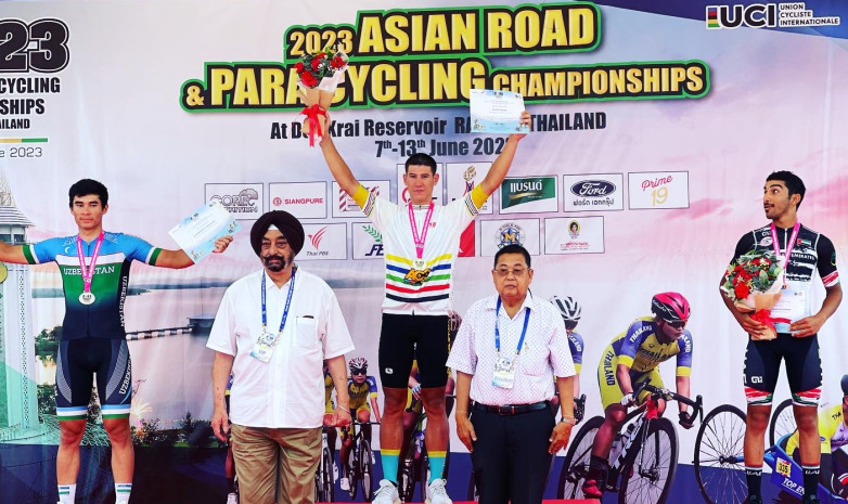 Казахстанский гонщик выиграл групповую гонку среди андеров на чемпионате Азии-2023