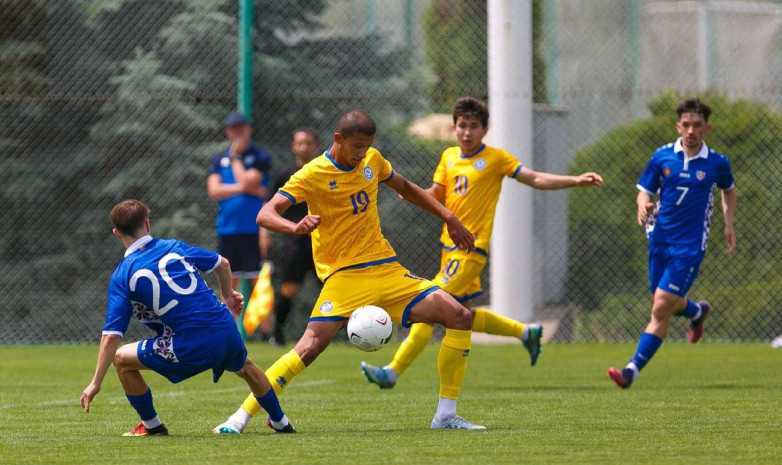 Юношеская сборная Казахстана по футболу проиграла сверстникам из Молдовы