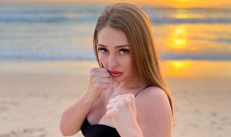 Самая сексуальная боксерша Казахстана поделилась свежими фото с тренировки
