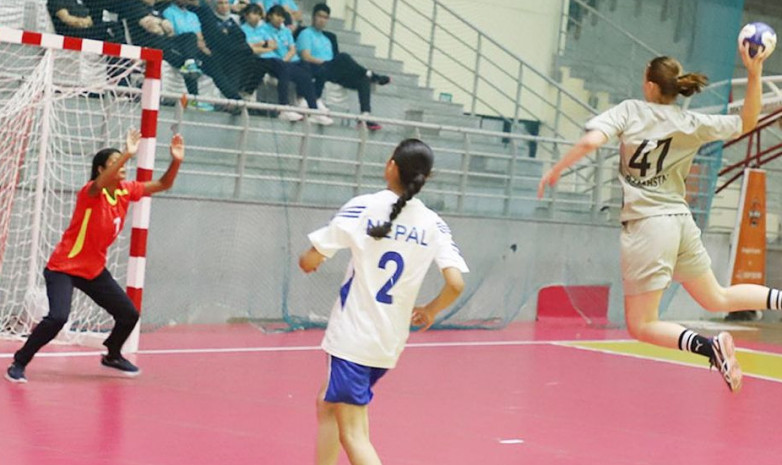 Юношеская сборная Казахстана разгромила Непал на женском чемпионате Азии по гандболу