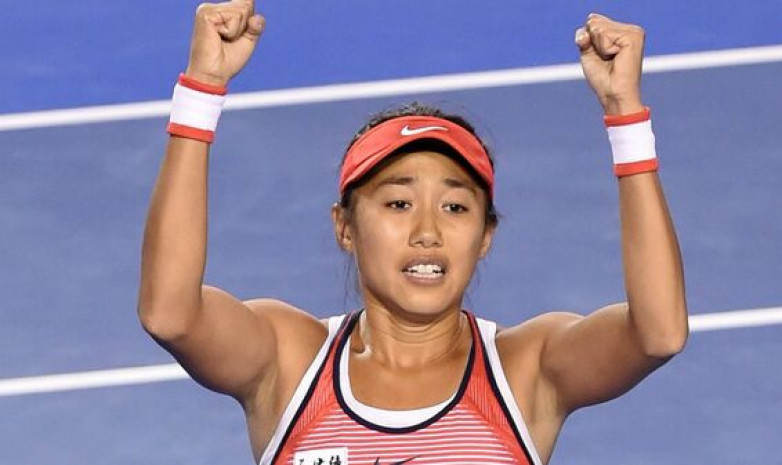 ВИДЕО. Китайскую теннисистку довели до панической атаки на турнире в Будапеште