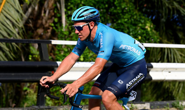 Велогонщик «Астаны» стал 45-м на втором этапе «Тура Реневи»