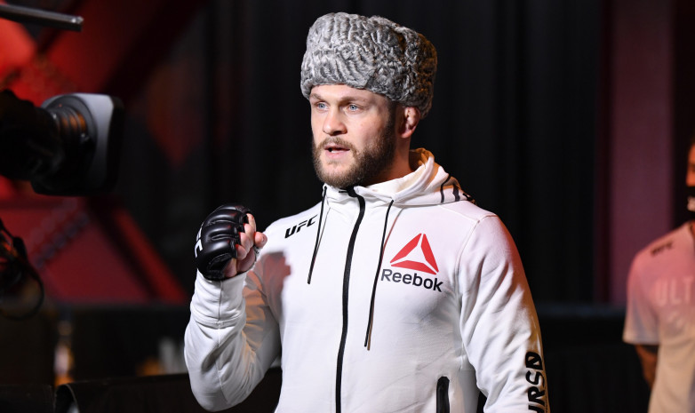 Уроженец Казахстана из UFC дал прогноз на поединок Макгрегор — Чендлер