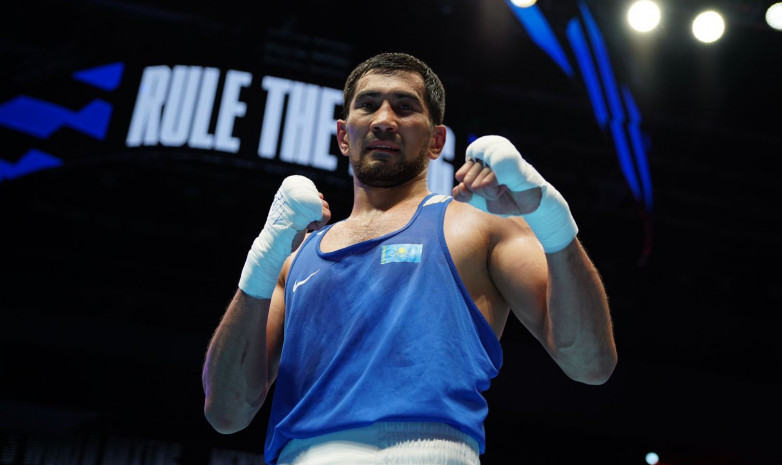 Капитан сборной Казахстана проиграл два раунда, но отправил в нокаут узбекского боксера на Азиаде 