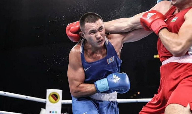 Казахстанский боксер побывал в нокдауне, но гарантировал себе медаль Азиады 