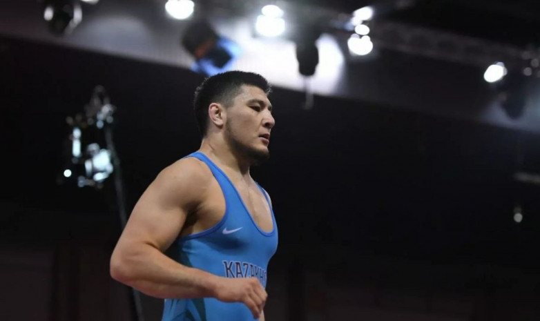 Казахстанский борец вышел в полуфинал чемпионата мира-2023 