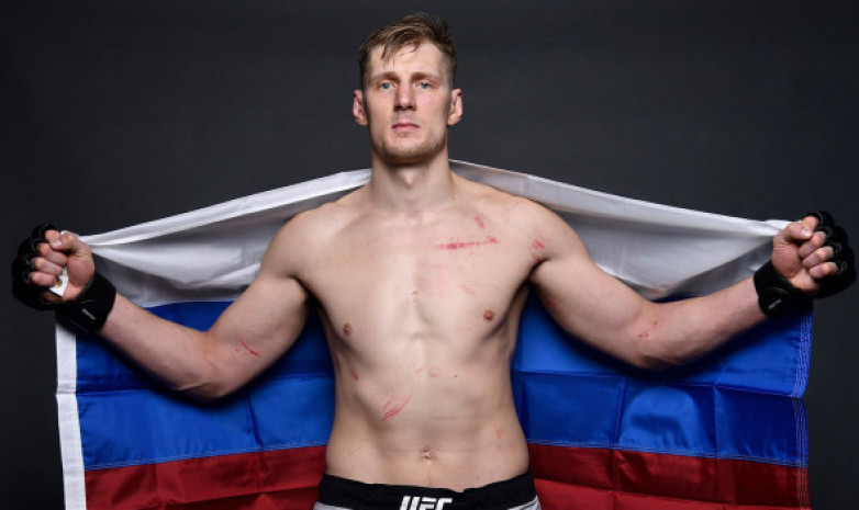 Российский боец UFC объяснил решение переехать в США