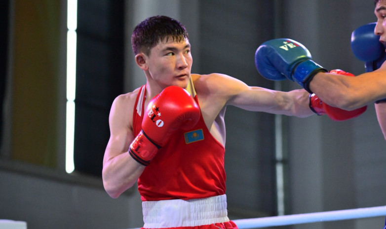 Казахстанский боксер не выдержал натиск соперника и остался без медали Азиады 