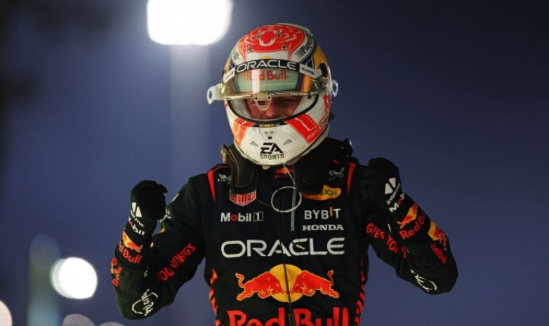 Нидерландский пилот «Ред Булла» в третий раз подряд стал чемпионом «Формулы-1»