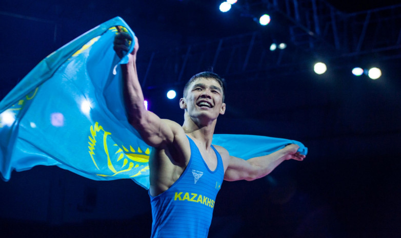 Казахстанский борец завоевал «серебро» в тяжелейшей схватке на Азиаде