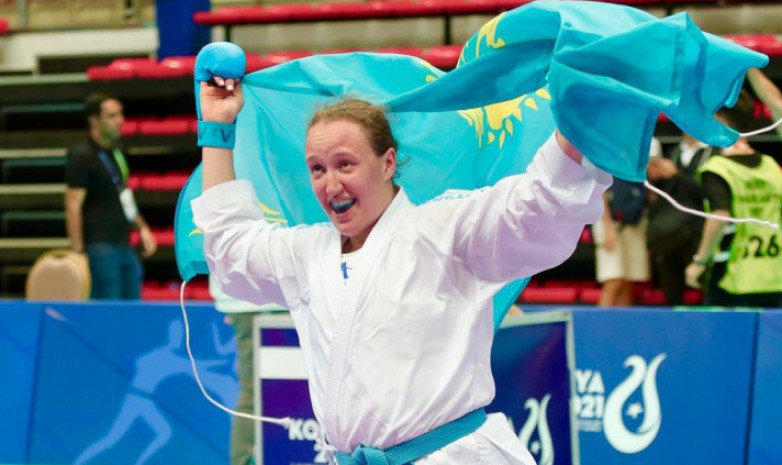 Каратистка завоевала «золото» и вывела Казахстан в топ-9 медального зачета на Азиаде