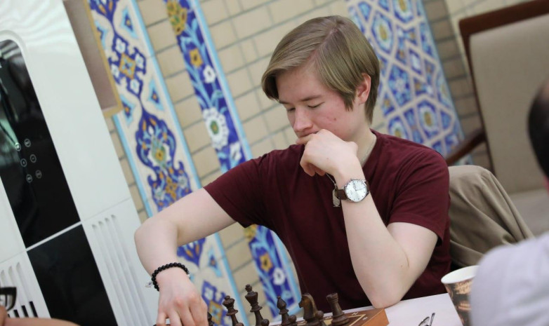 Қазақстандық Әлішер Сүлейменов әлемнің ең үздік шахматшысын жеңді