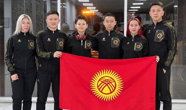 Айдана Оторбаева: Оставьте в покое наш прекрасный флаг