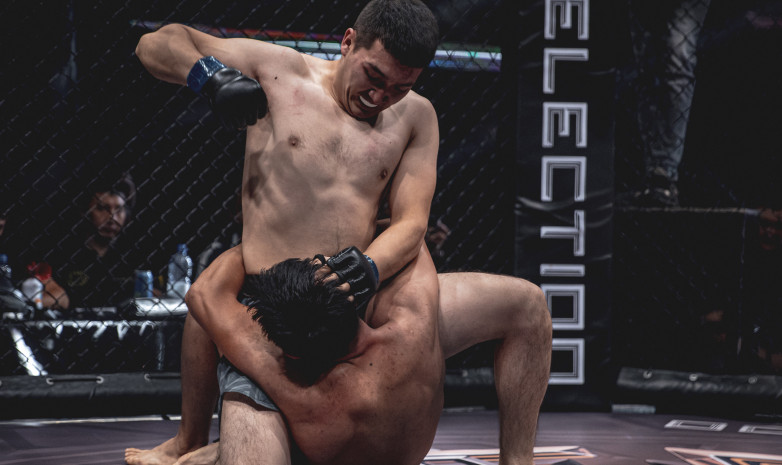 Казахстанский боец нокаутировал соперника в дебютном поединке в ММА. Видео