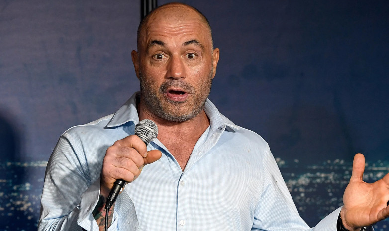 Легендарный комментатор UFC назвал бойца, достойного получить бонус за бой на UFC 295
